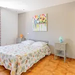 Pet Friendly In *