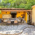 Pet Friendly In Nyaraló Roujan
