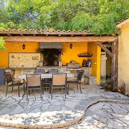 Pet Friendly In بيت للعطل Roujan